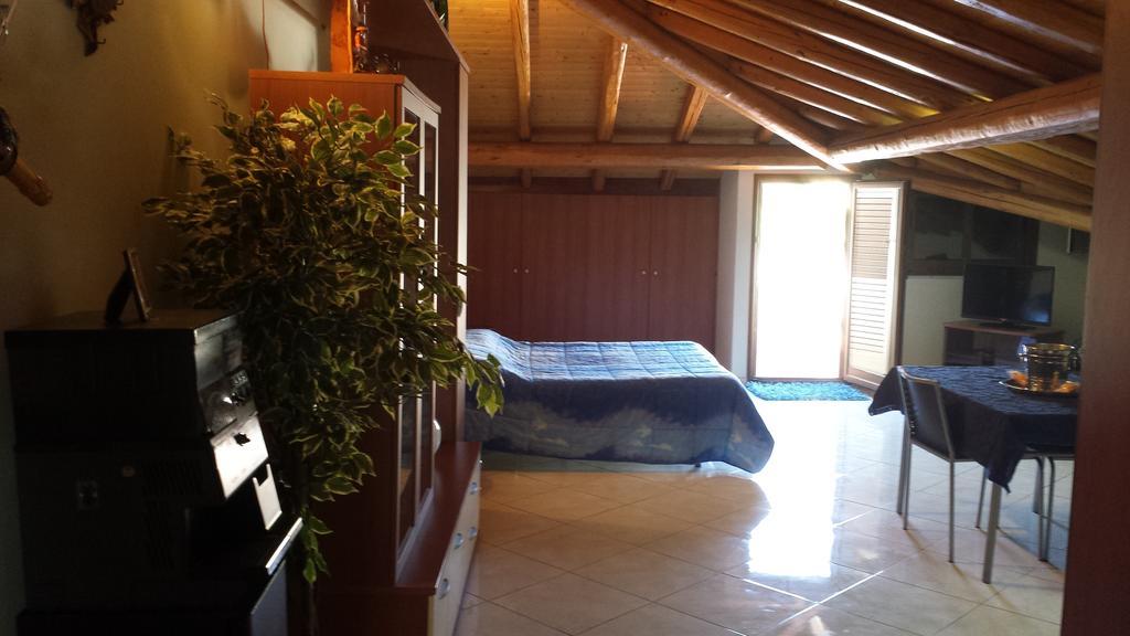 B&B Suite Viagrande Cameră foto